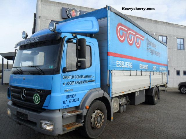 2005 Mercedes-Benz  1828 Truck over 7.5t Stake body and tarpaulin photo