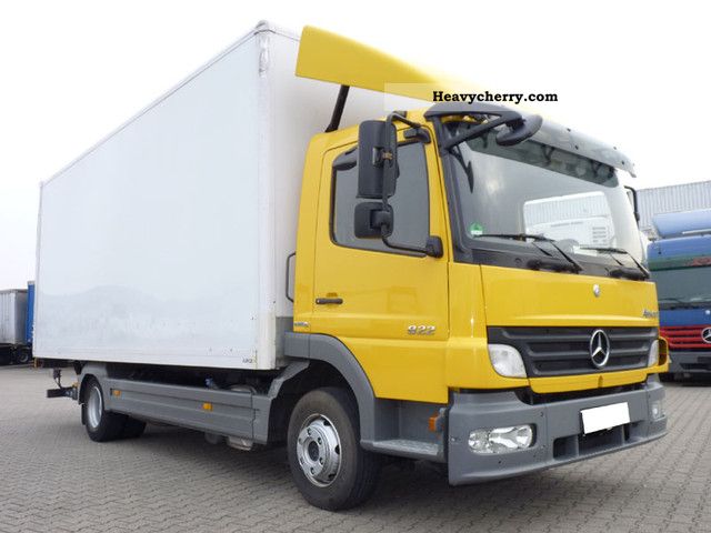 2008 Mercedes-Benz  Atego 822 cases liftgate Prod2008 AIR Truck over 7.5t Box photo