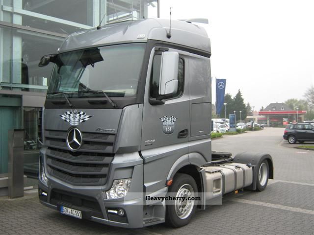 2011 Mercedes-Benz  Actros 1842 LSNRL * Low Liner * Semi-trailer truck Volume trailer photo