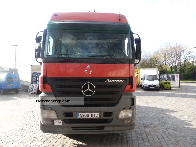 2006 Mercedes-Benz  Actros 1846 / Megaspace / retarder / air Semi-trailer truck Standard tractor/trailer unit photo