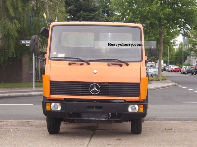 1992 Mercedes-Benz  814 Van or truck up to 7.5t Three-sided Tipper photo