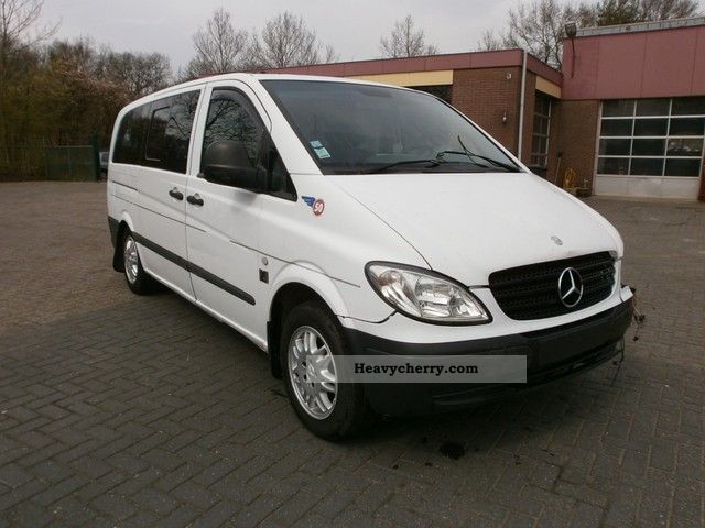 2005 Mercedes-Benz  VITO 115 CDI Van or truck up to 7.5t Ambulance photo