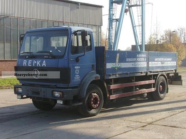 1993 Mercedes-Benz  1827 Truck over 7.5t Stake body photo