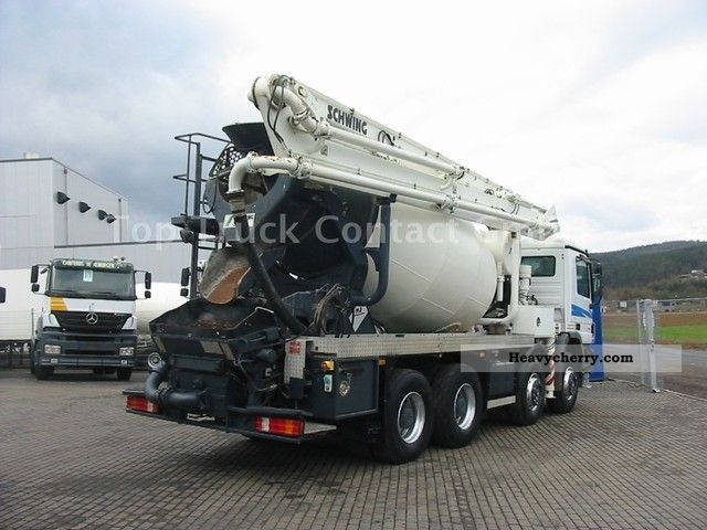 POMPE A BETON Schwing Stetter chassis Mack 6/4 34x - Conrad 36106 1/50
