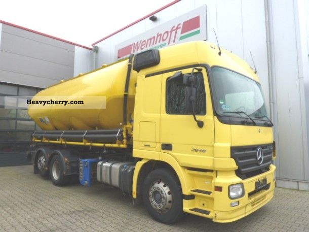 2006 Mercedes-Benz  Actros 2648 Euro 5 - 30 m³ silo Feldbinder Truck over 7.5t Food Carrier photo