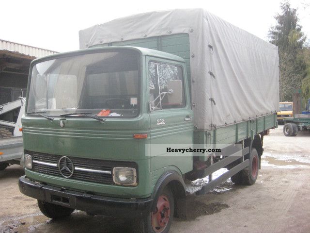 1968 Mercedes-Benz  608 flatbed tarp 4.50m Van or truck up to 7.5t Stake body and tarpaulin photo