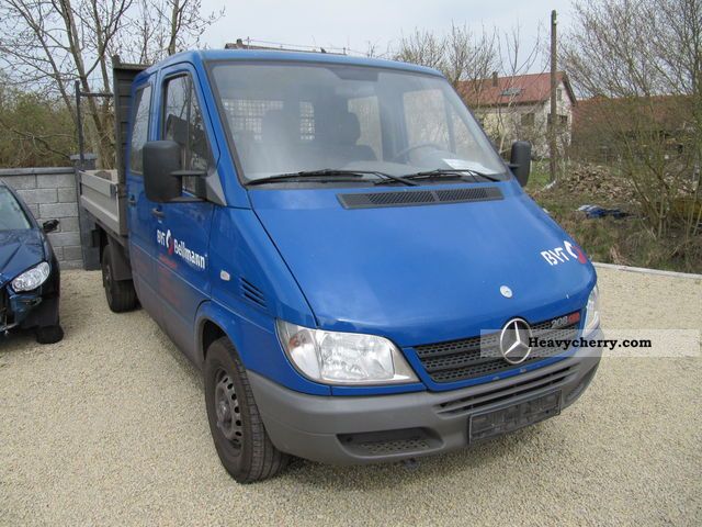 2004 Mercedes-Benz  Sprinter Doka Van or truck up to 7.5t Stake body photo
