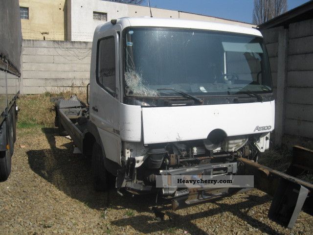 2004 Mercedes-Benz  Atego 815 D ACCIDENT Truck over 7.5t Chassis photo
