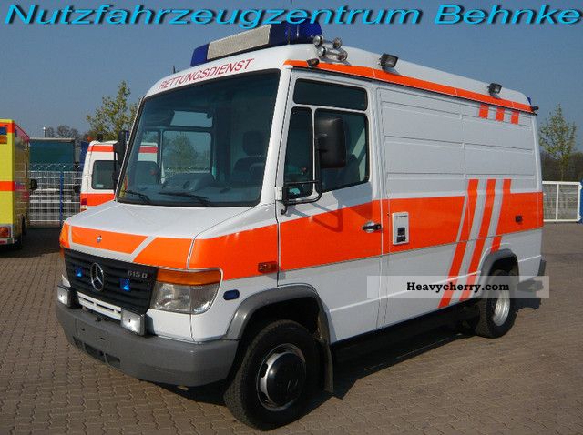 2003 Mercedes-Benz  615 D Vario RTW m. Apply Table Van or truck up to 7.5t Ambulance photo