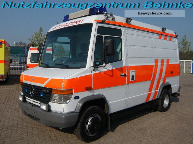2003 Mercedes-Benz  615 D Vario RTW m. Apply Table Van or truck up to 7.5t Box-type delivery van - high and long photo