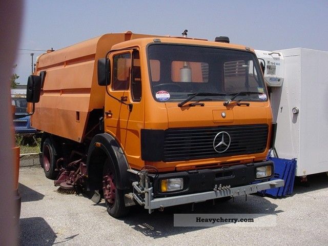 1984 Mercedes-Benz  1217 KO Truck over 7.5t Sweeping machine photo