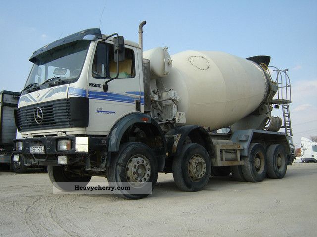 1992 Mercedes-Benz  3229 8x4 Truck over 7.5t Cement mixer photo
