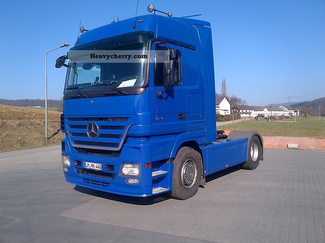 2008 Mercedes-Benz  1846 Semi-trailer truck Standard tractor/trailer unit photo