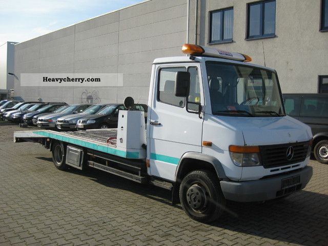 2002 Mercedes-Benz  615 Van or truck up to 7.5t Breakdown truck photo
