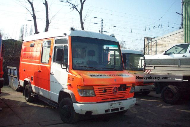 1999 Mercedes-Benz  614 Van or truck up to 7.5t Ambulance photo