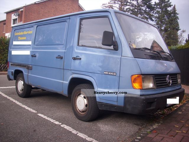 1994 Mercedes-Benz  100 Van or truck up to 7.5t Box-type delivery van photo