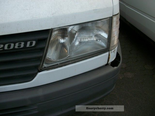 1996 Mercedes-Benz  Sprinter 208 d Van or truck up to 7.5t Box-type delivery van - high photo