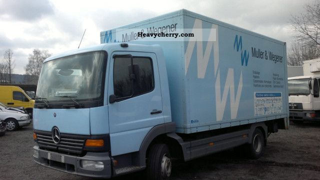 2002 Mercedes-Benz  1018 Climate Truck over 7.5t Box photo