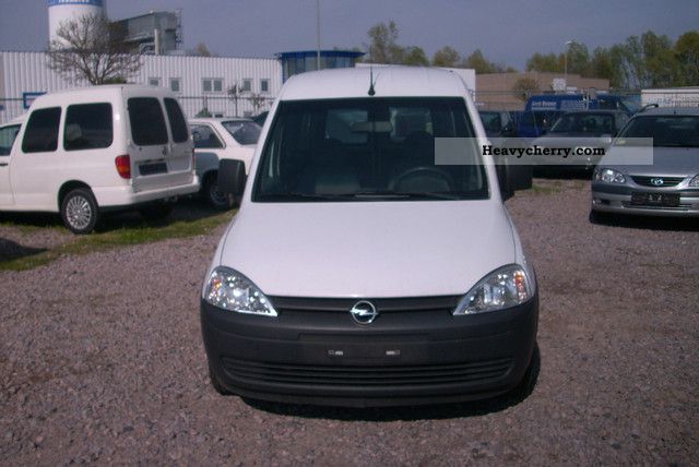 2005 Opel  combo Van or truck up to 7.5t Box-type delivery van photo