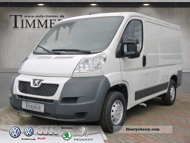 2012 Peugeot  Boxer 330 L1H1 2.2 HDI 100 Van or truck up to 7.5t Box-type delivery van photo