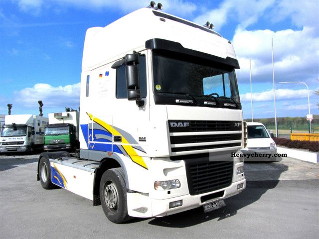 2006 DAF  95XF 480 Super Space Semi-trailer truck Standard tractor/trailer unit photo