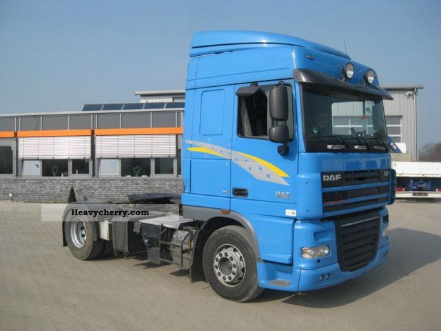 2006 DAF  XF 105.410 4x2, € 5! Location aware! Semi-trailer truck Standard tractor/trailer unit photo