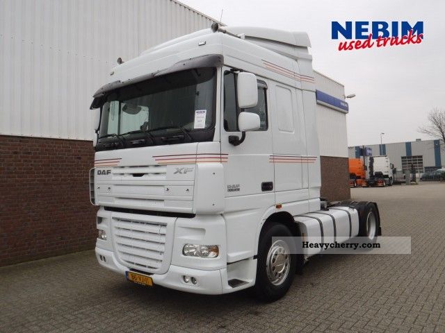 2007 DAF  XF105 4x2T 410 € 5 707.079Km Semi-trailer truck Standard tractor/trailer unit photo