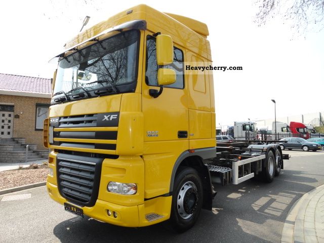 2006 DAF  XF 105.410 Spacecab € 5 BDF Truck over 7.5t Swap chassis photo