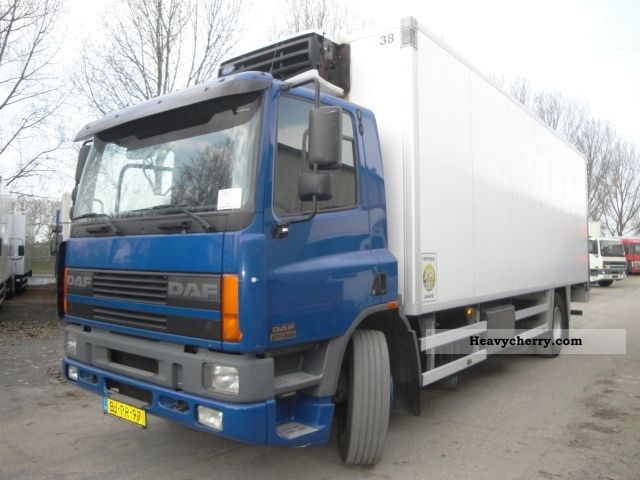 2000 DAF  CF 75.290 isothermal Truck over 7.5t Refrigerator body photo