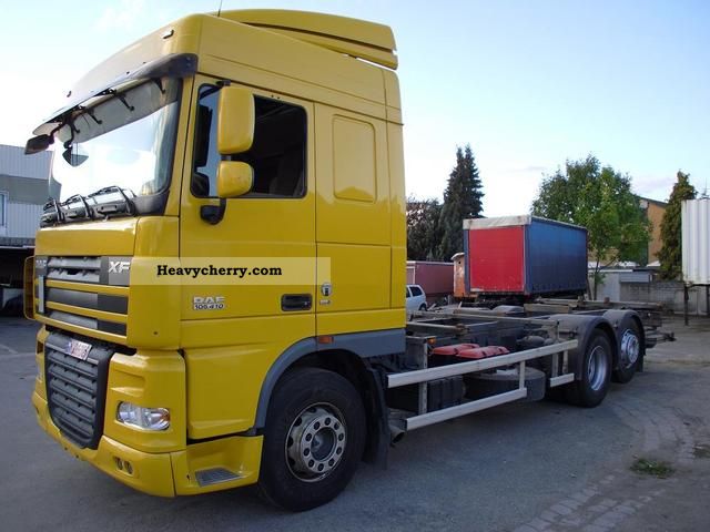 2007 DAF  XF 105.410 € 5 Tail lift 2000 kg Truck over 7.5t Swap chassis photo