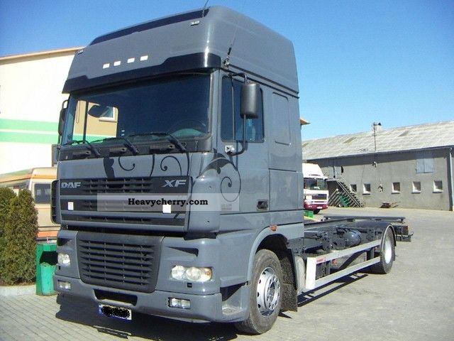 2004 DAF  XF 95 Truck over 7.5t Swap chassis photo