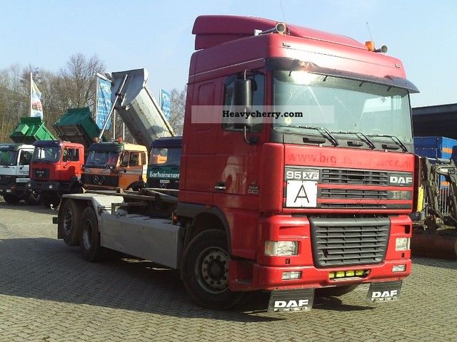 2002 DAF  95 XF 480 Truck over 7.5t Roll-off tipper photo
