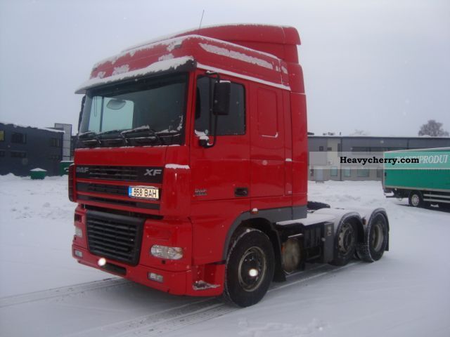 2005 DAF  95 XF 430 6x2 / 4 Spacecab Manual Semi-trailer truck Heavy load photo