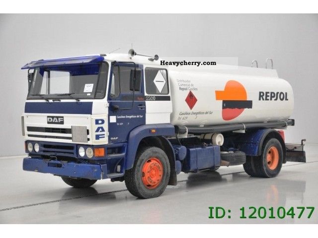 1993 DAF  2300 - 13,000 liters of fuel Truck over 7.5t Tank truck photo