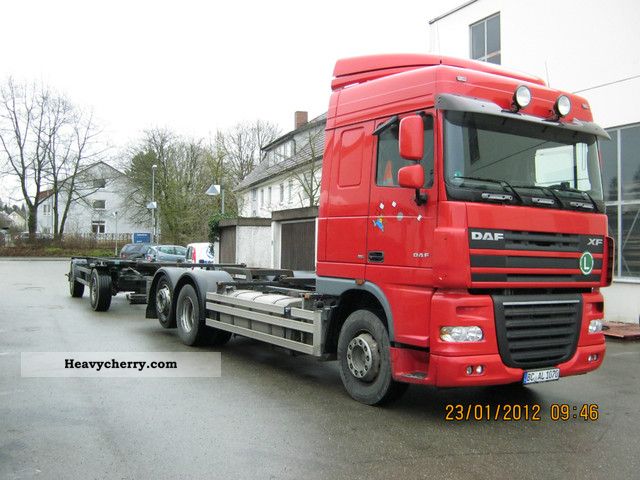 2006 DAF  Trucks and 105XF top condition Truck over 7.5t Swap chassis photo