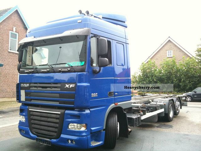 2006 DAF  FAR XF 105 410 6x2 Truck over 7.5t Swap chassis photo