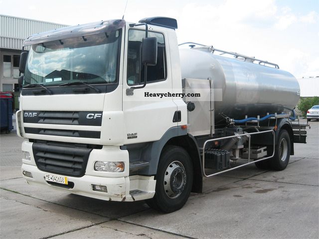 2002 DAF  CF85 340 - switch - food tank Truck over 7.5t Food Carrier photo