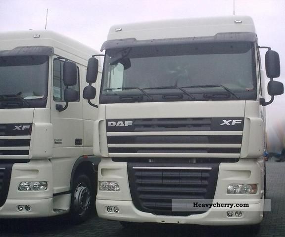 2011 DAF  Mega Semi-trailer truck Volume trailer photo