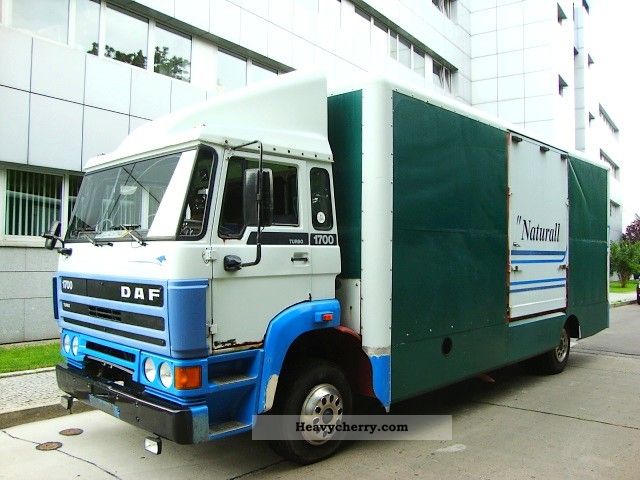 1988 DAF  1700 Turbo horsebox 6.5m case Truck over 7.5t Horses photo