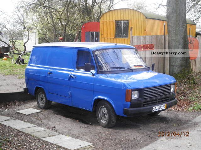 1981 Ford  Transit Van or truck up to 7.5t Box-type delivery van photo