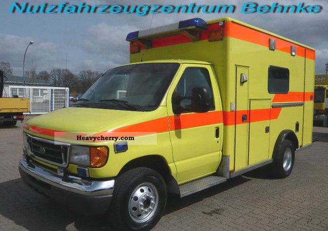 2004 Ford  E 250 ITW Van or truck up to 7.5t Ambulance photo