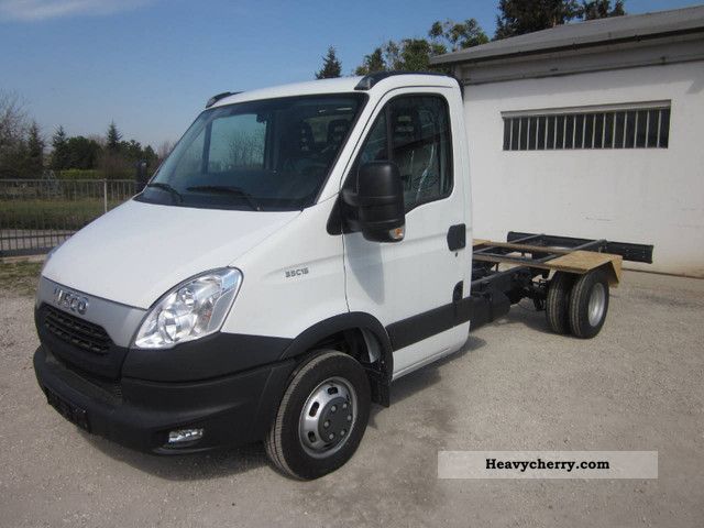 2011 Iveco  Daily 35C15 NUOVI!! Nuovo Modello! Van or truck up to 7.5t Chassis photo