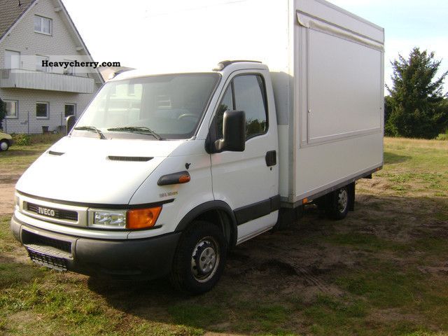 2004 Iveco  Dailly sell 29 cars with refrigerated counter Van or truck up to 7.5t Traffic construction photo