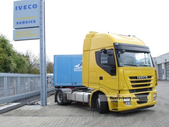 2011 Iveco  Low AS440S45T/FP LT truck EEV Semi-trailer truck Volume trailer photo