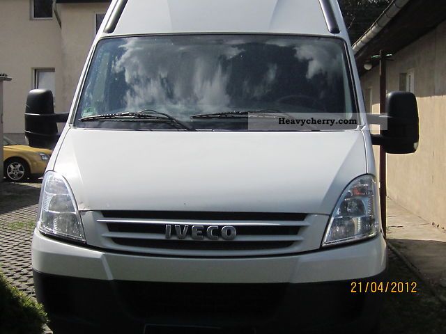 2007 Iveco  Daily Van or truck up to 7.5t Box-type delivery van - high and long photo