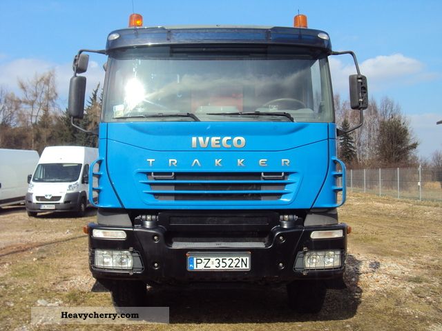 2006 Iveco  Trakker AD 340T35 € 3 Truck over 7.5t Box photo