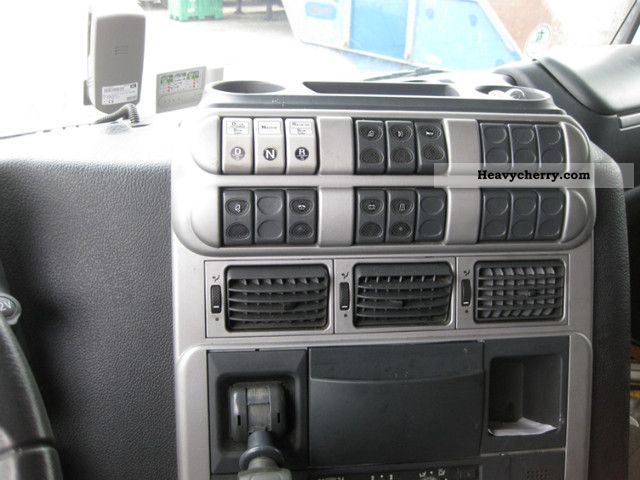 2009 Iveco  AS440S45T Semi-trailer truck Standard tractor/trailer unit photo
