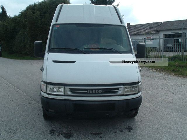 2005 Iveco  Daily Van or truck up to 7.5t Box-type delivery van - high and long photo