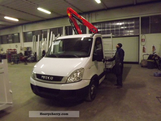 2010 Iveco  35C15 GRU + CASSONE FISSO NUOVI Van or truck up to 7.5t Truck-mounted crane photo