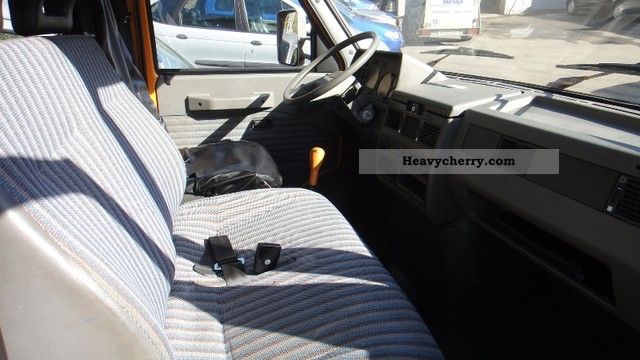 Iveco Dailly 1994 Stake Body And Tarpaulin Truck Photo And Specs Iveco Dailly 1994 Stake Body And Tarpaulin Truck Photo And Specs